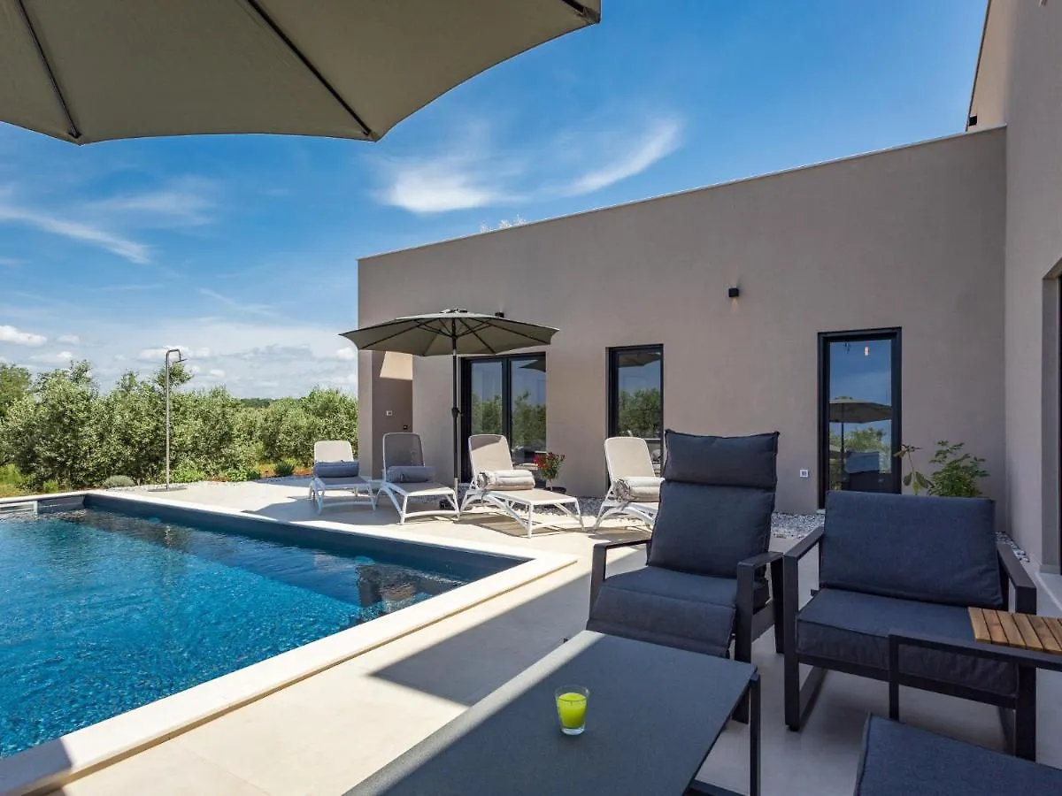 Villa Altalune By Interhome Karpinjan