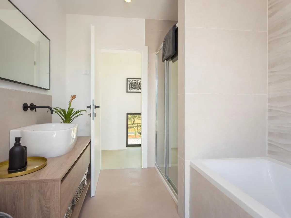 Villa Altalune By Interhome Karpinjan