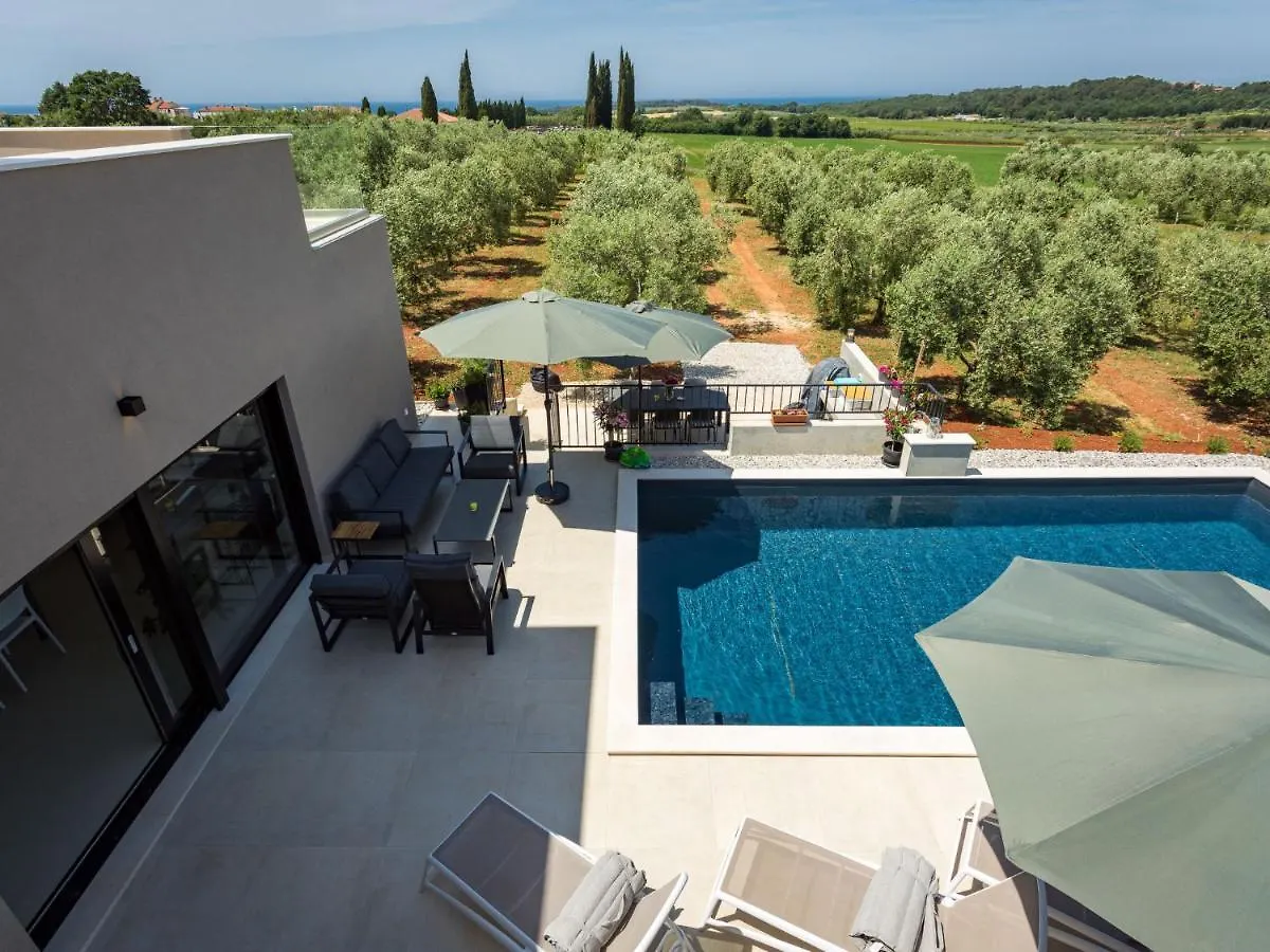 Villa Altalune By Interhome Karpinjan