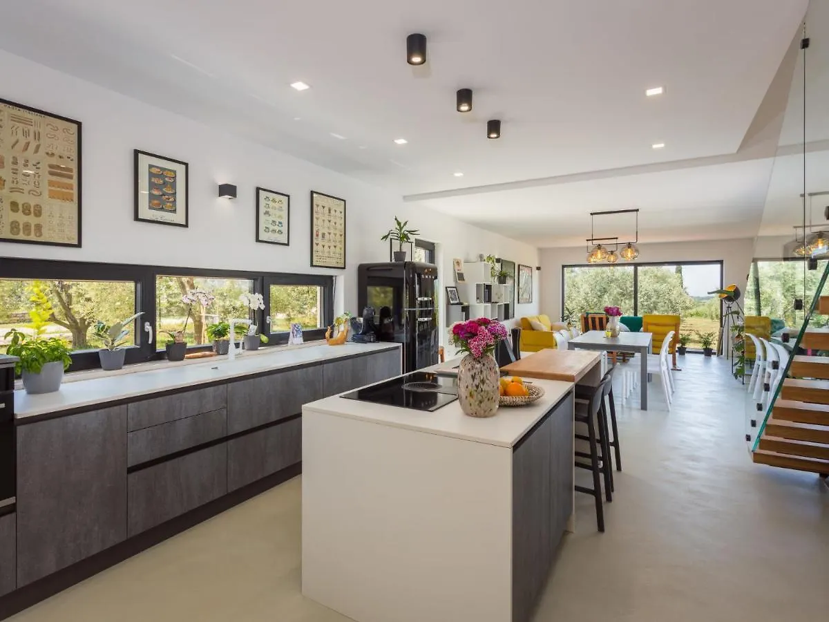 Villa Altalune By Interhome Karpinjan