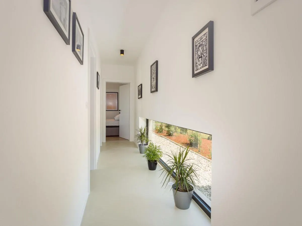 Villa Altalune By Interhome Karpinjan