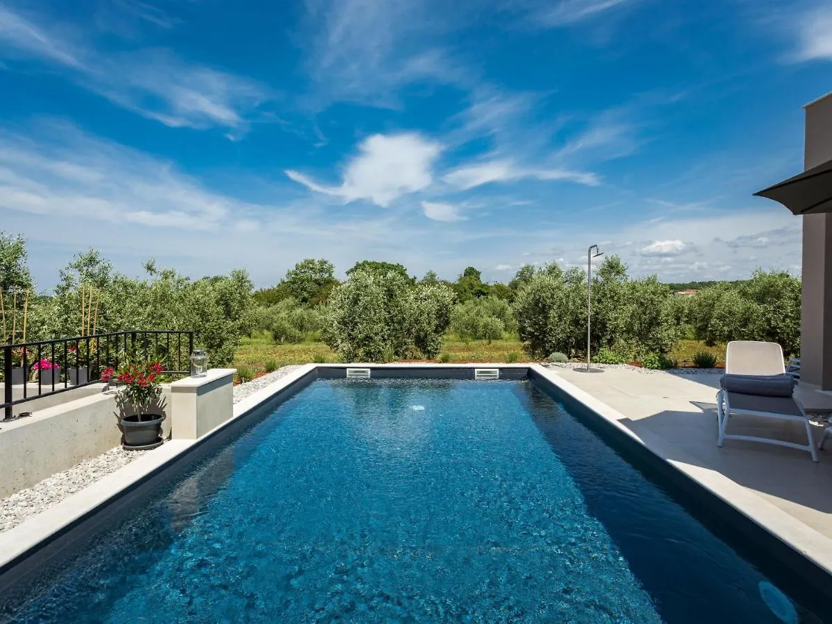 Villa Altalune By Interhome Karpinjan